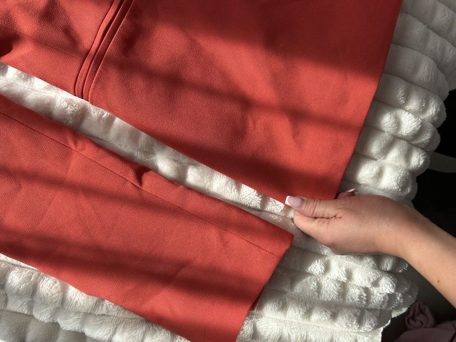 Розов блейзер Asos.