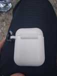 Airpods продаются оригинал +чехол