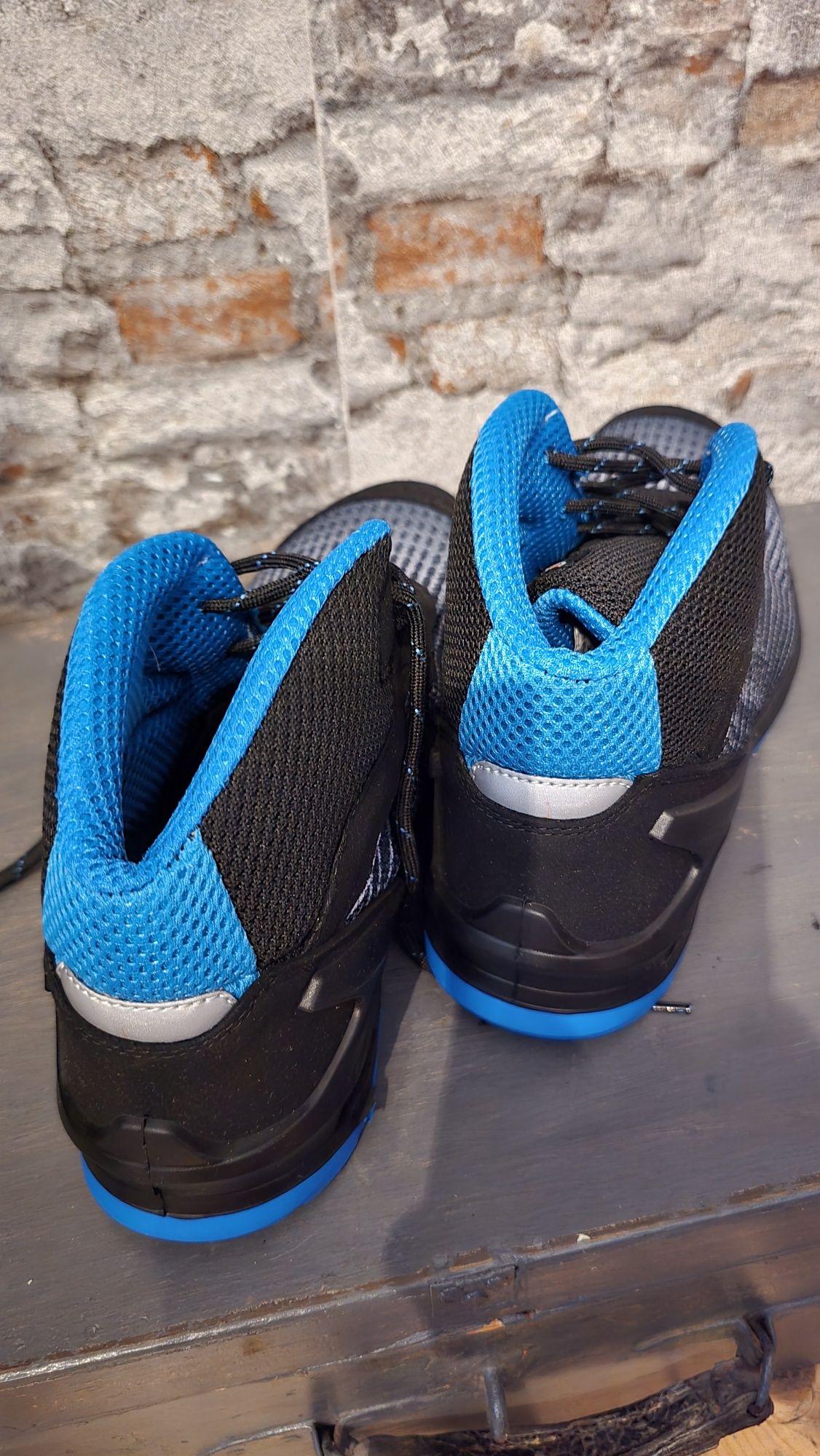 Base ,Elten, Sixton Peack