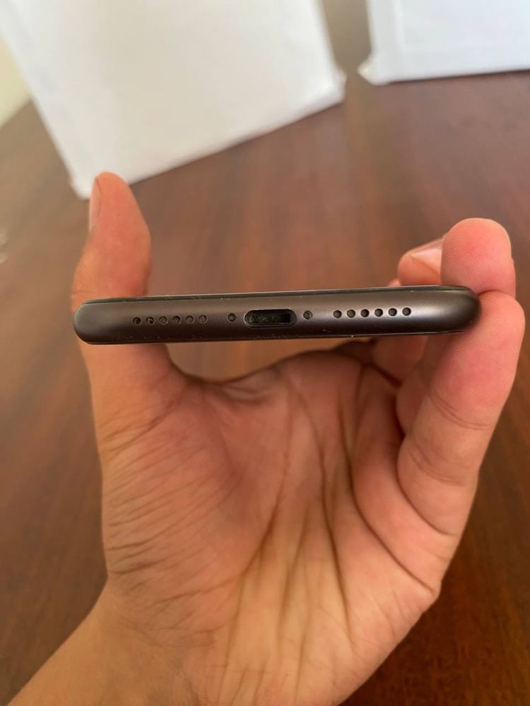 Iphone 11  64 GB Holati ideal