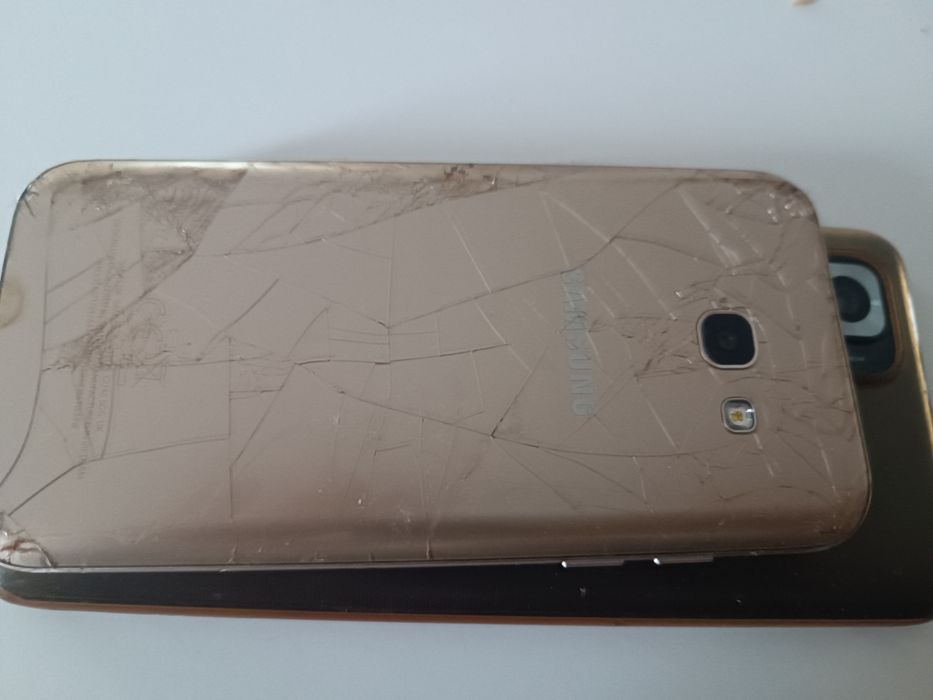 4 telefoane Samsung 2,1 Xiaomi