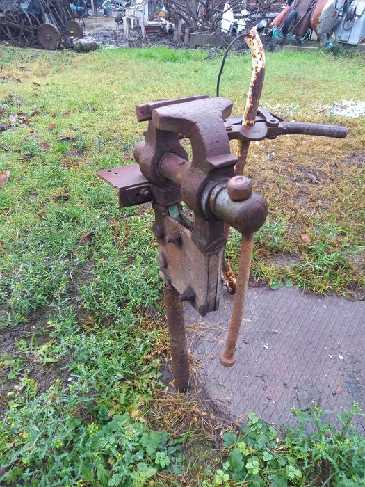 Menghina foarte veche