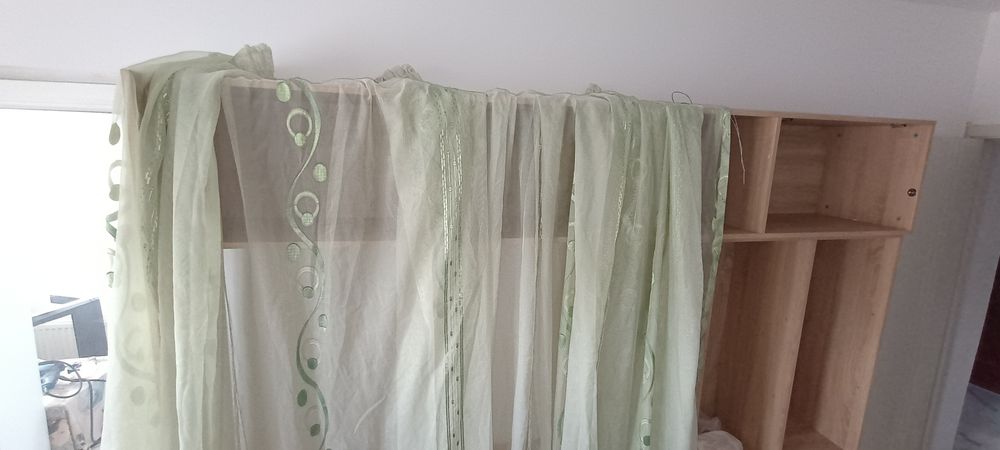 Perdea voal nuanta verde cu rejanta sina