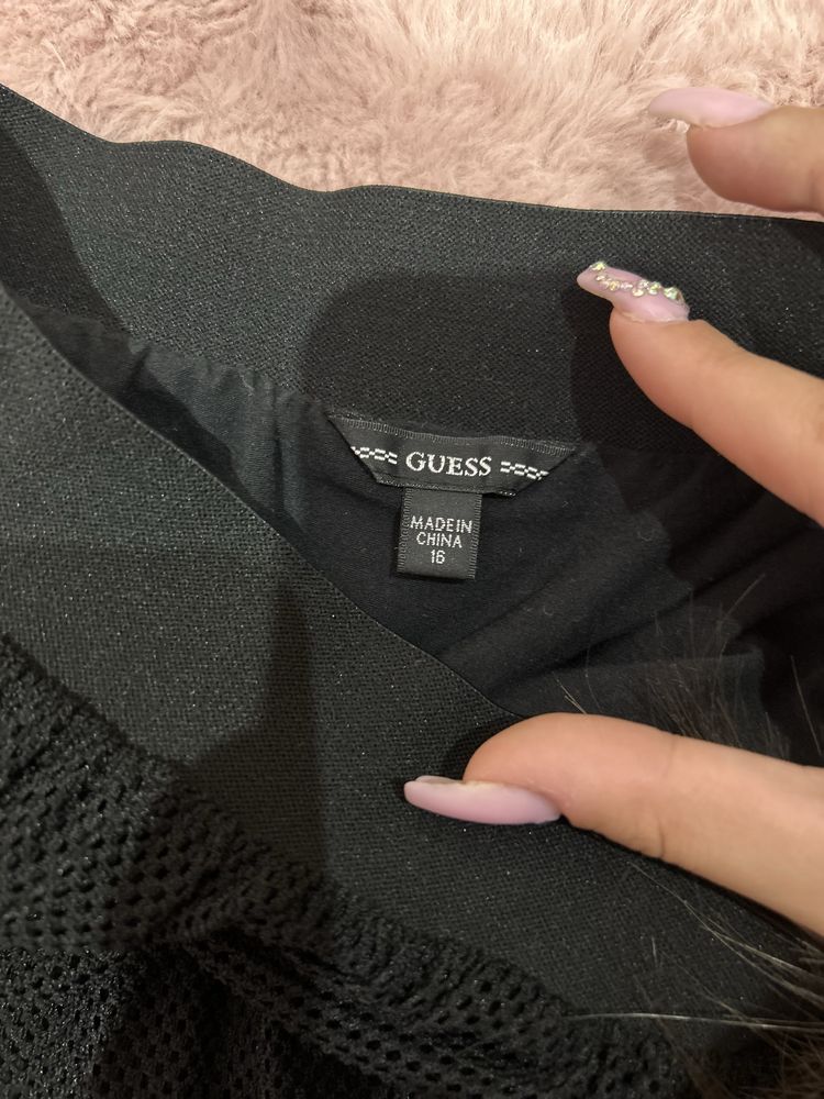 Пола на марката Guess