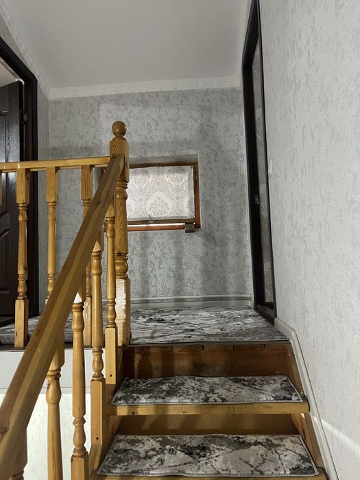 Kotedj sotiladi 1.33 sotx 5ta xona remotlari bilan tayyor uy