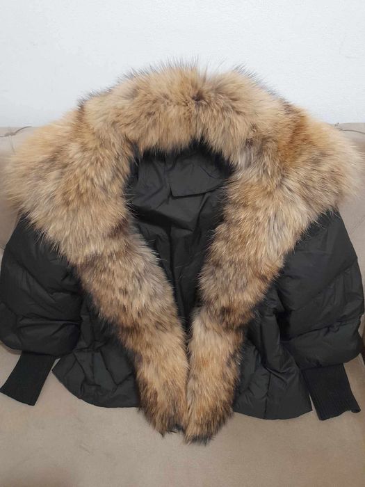 Geaca cu guler din blana naturala