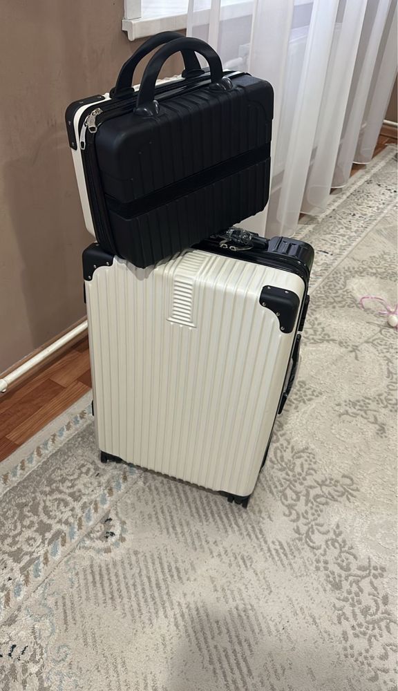 Продам чемодан и ручную кладь