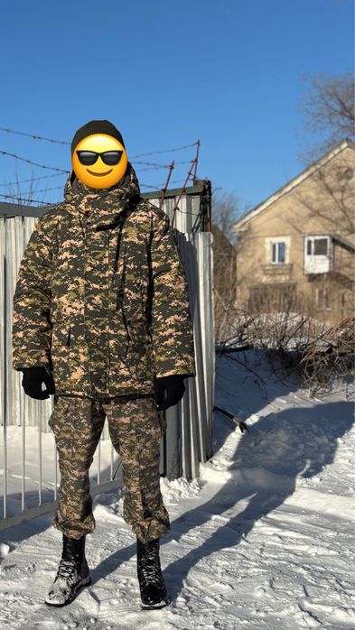 Военна форма бушлат,ватники, берцы, вещь мешок, ремень, шапка камуфляж