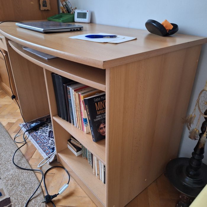 Birou cu două  suprafețe