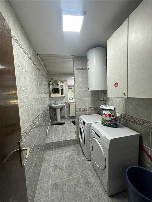 Дава се под наем Двустаен апартамент в Бургас, Изгрев - 61 кв.м за 193.8 € - Снимка #2