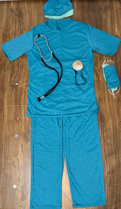 Мъжки костюм на лекар