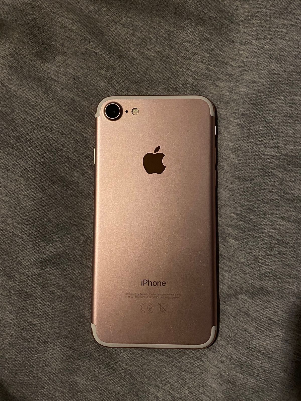 продается iPhone 7