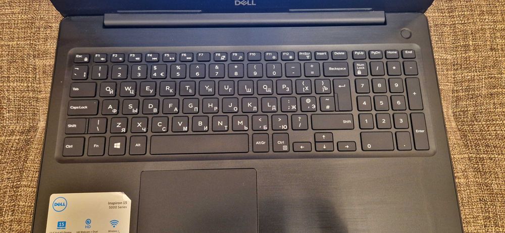 Ноутбук DELL INSPIRON 5570 (Core i5 8250U, Radeon 530, 15,6' FHD)