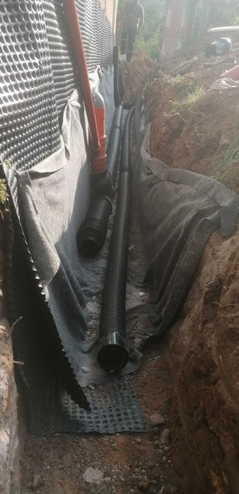 Услуги със багер 3т, самосвал и платформа