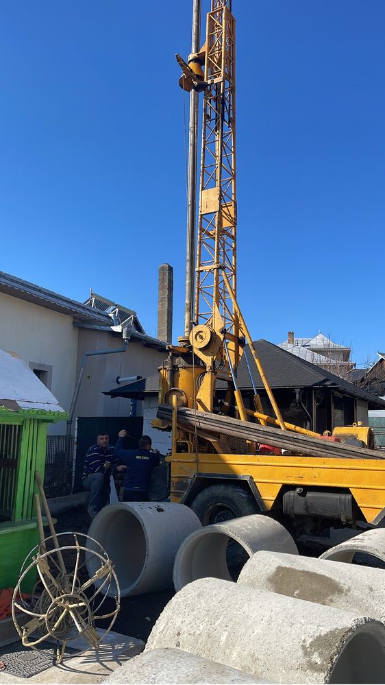 EXECUT Fântâni și piloni