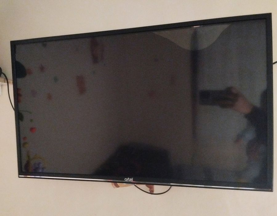 Телевизор Артель  32 диагональ