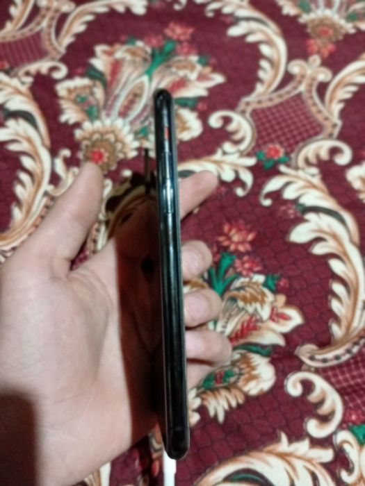 I phone xs  64GB qora