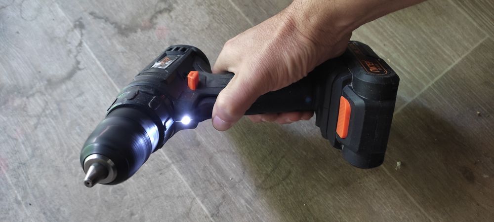 Шуруповёрт Питер 24 в