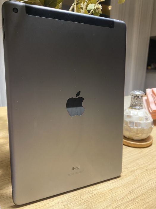 iPad 7 Generație, 32GB, WiFi + Cellular