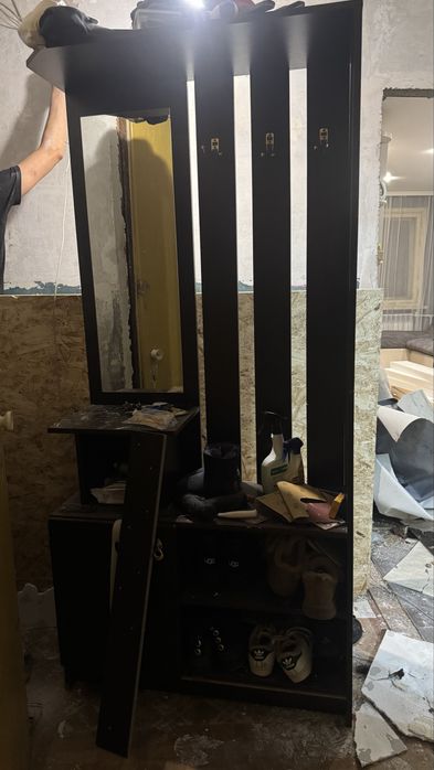 Отдам даром вешалку в прихожку СРОЧНО