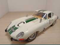 Jaguar  1:18 bburago 
Scara 1:18
Bburago 

Fotografiile fac parte din