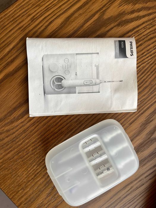 Зъбен душ Philips 7000