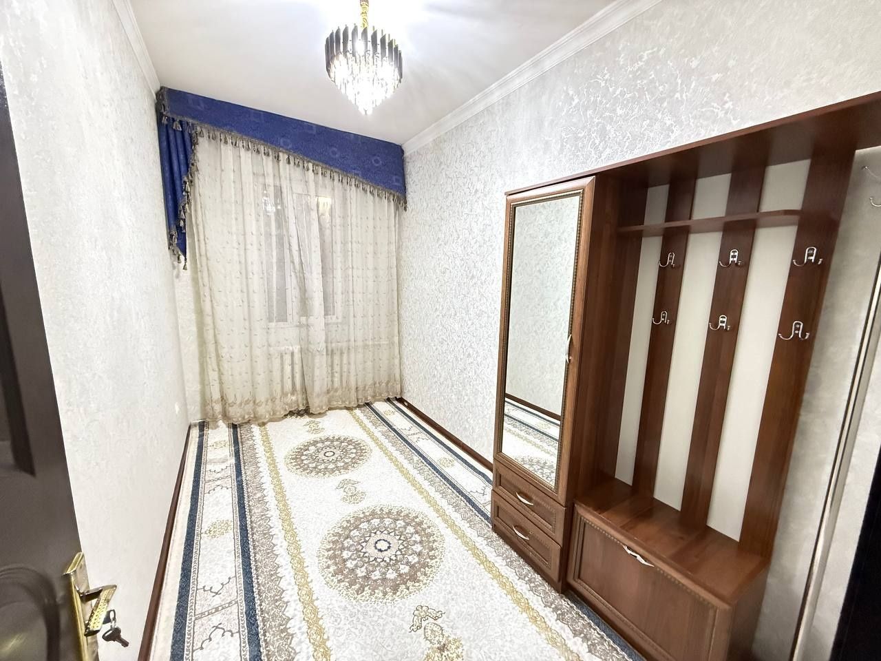 Продаю квартиру. Дружба народов. 3/2/9.