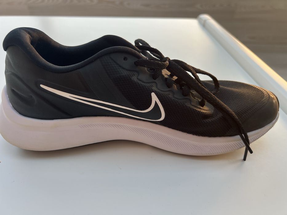 Продавам чисто нови маратонки Nike unisex