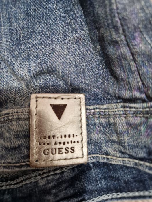 Детски якенца Guess за момиче