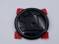 Emblema Skoda 90 mm fata negru