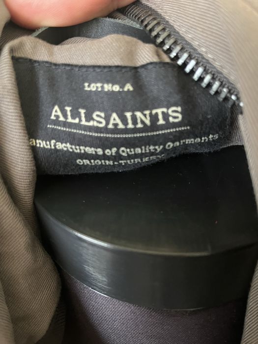 Jacheta AllSaints , impecabila , model deosebit