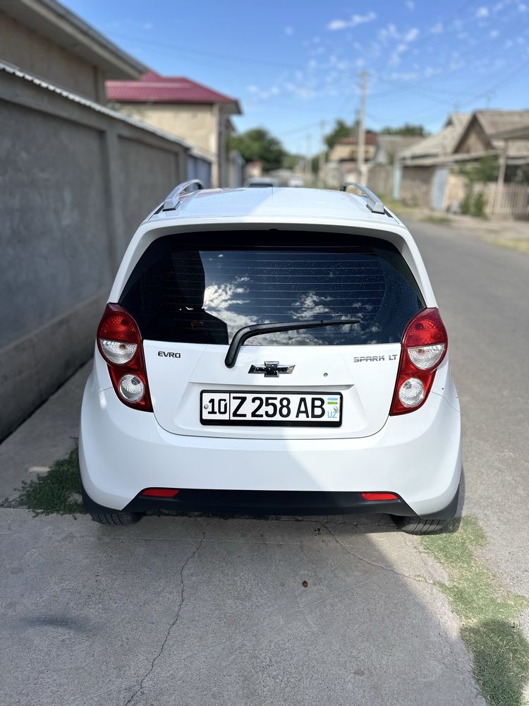 Chevrolet Spark sotiladi