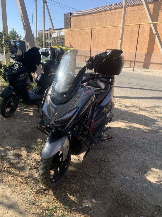 M max скутер срочно продам