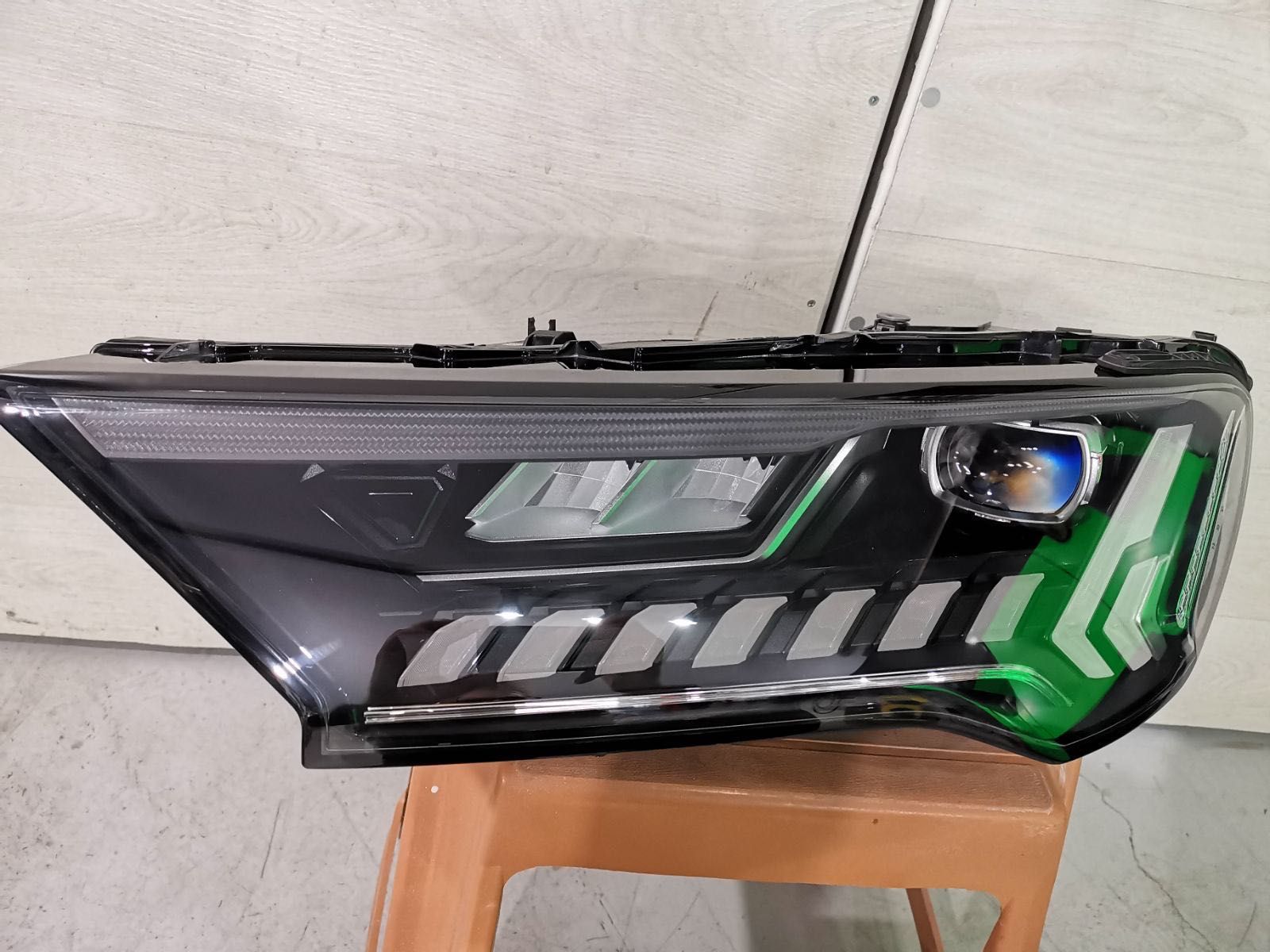 Ляв фар за Audi Q7 SQ7 Matrix LED OEM LASER Left