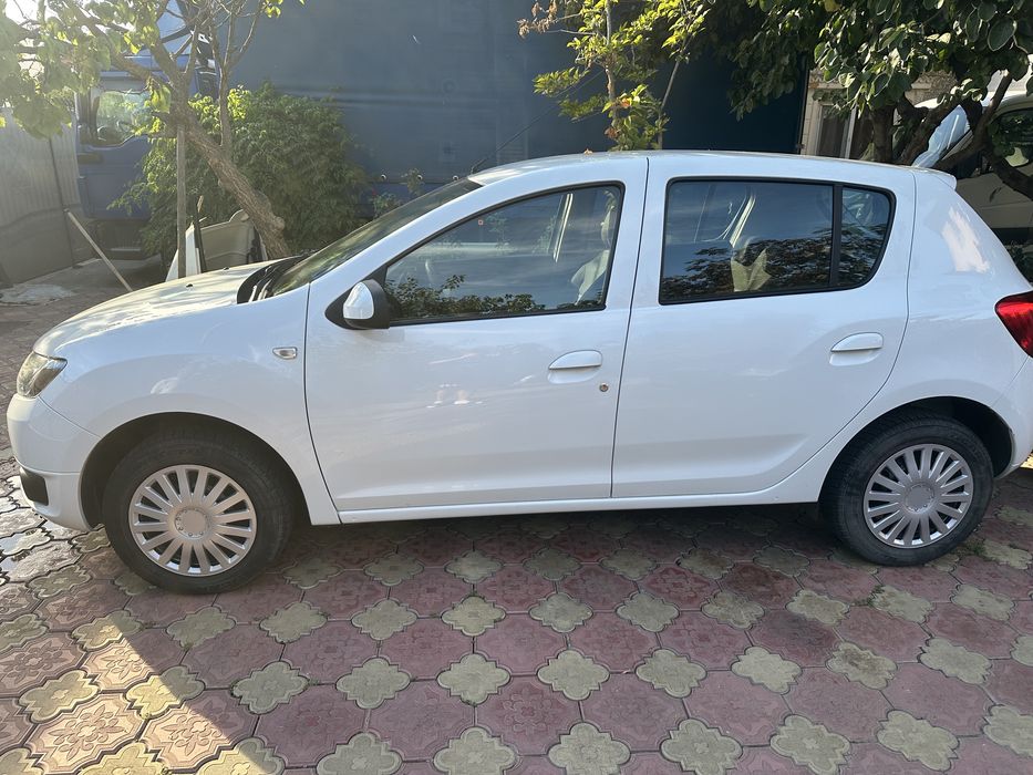 Dacia Sandero 2015