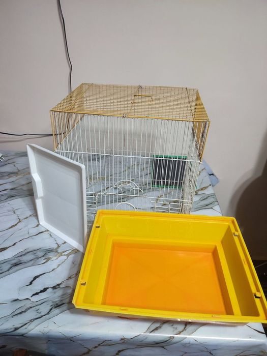 Продаются клетки для попугаев