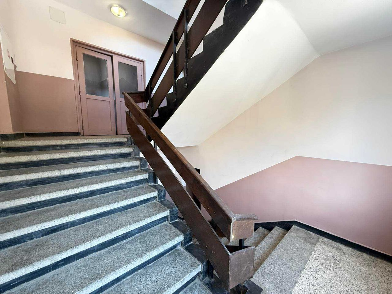 Продава се Двустаен апартамент в Велико Търново, Център - 42 кв.м за 1024 €/кв.м - Снимка #6