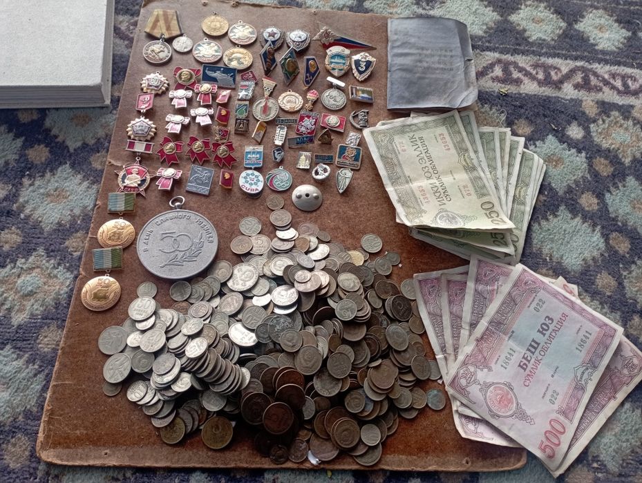 Tangalar va medallar zinachoklar hammasi optim sotiladi