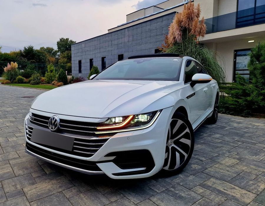 Volkswagen ARTEON Panoramă + Trapă * Camere 360 * Cockpit Virtual *