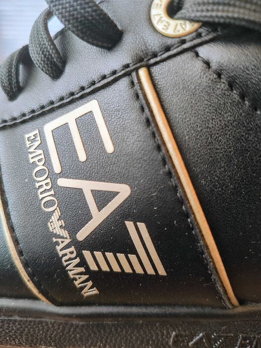 Emporio Armani.Естествена кожа