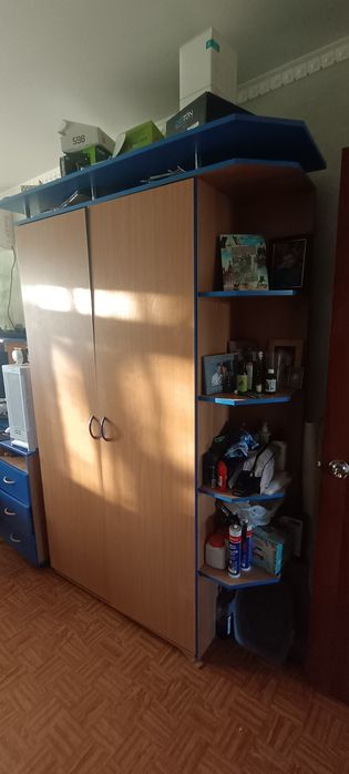 Компьютерный стол и шкаф