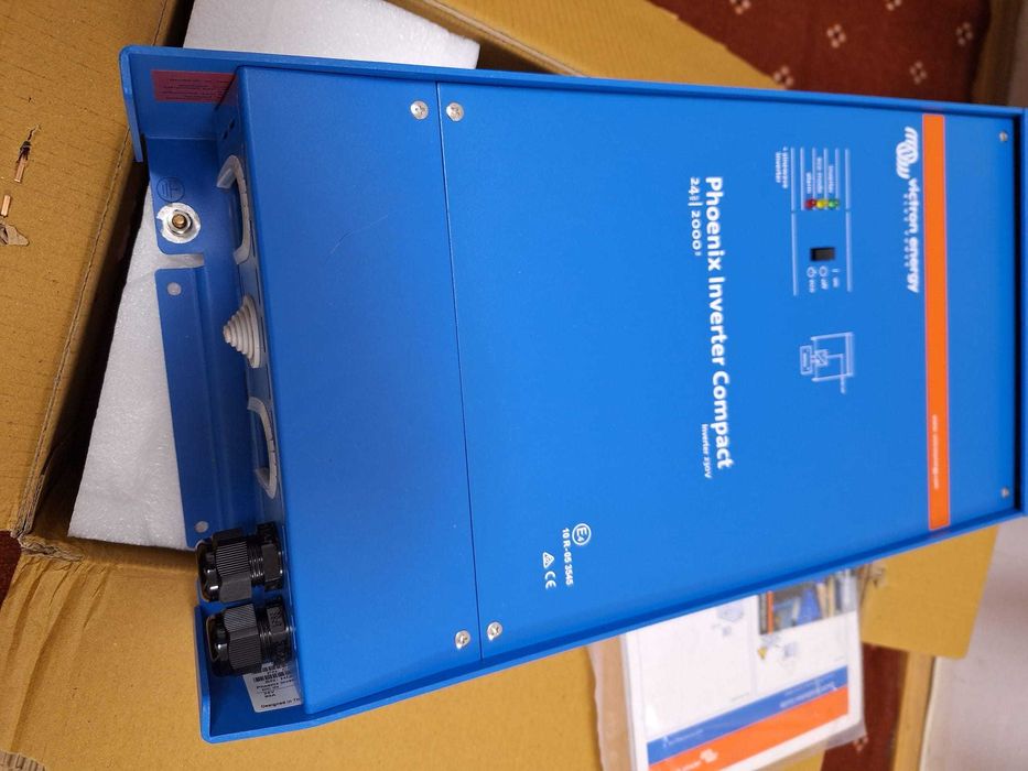 Invertor Victron Energy Phoenix compact 24/2000 VE. Bus