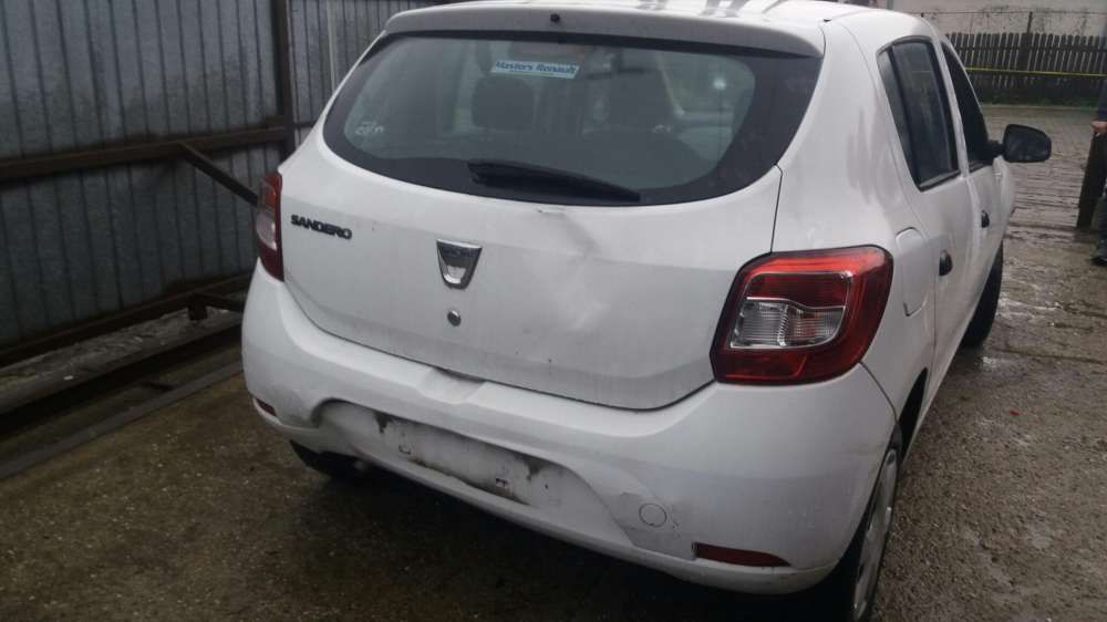 Sandero 2015 1.2 16v dezmembrari piese dezmembrez orice piesa 8000 km