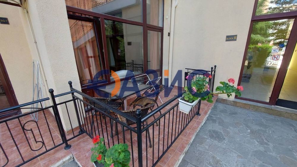 Продава се Двустаен апартамент в к.к. Слънчев бряг - 51 кв.м за 1236 €/кв.м - Снимка #10