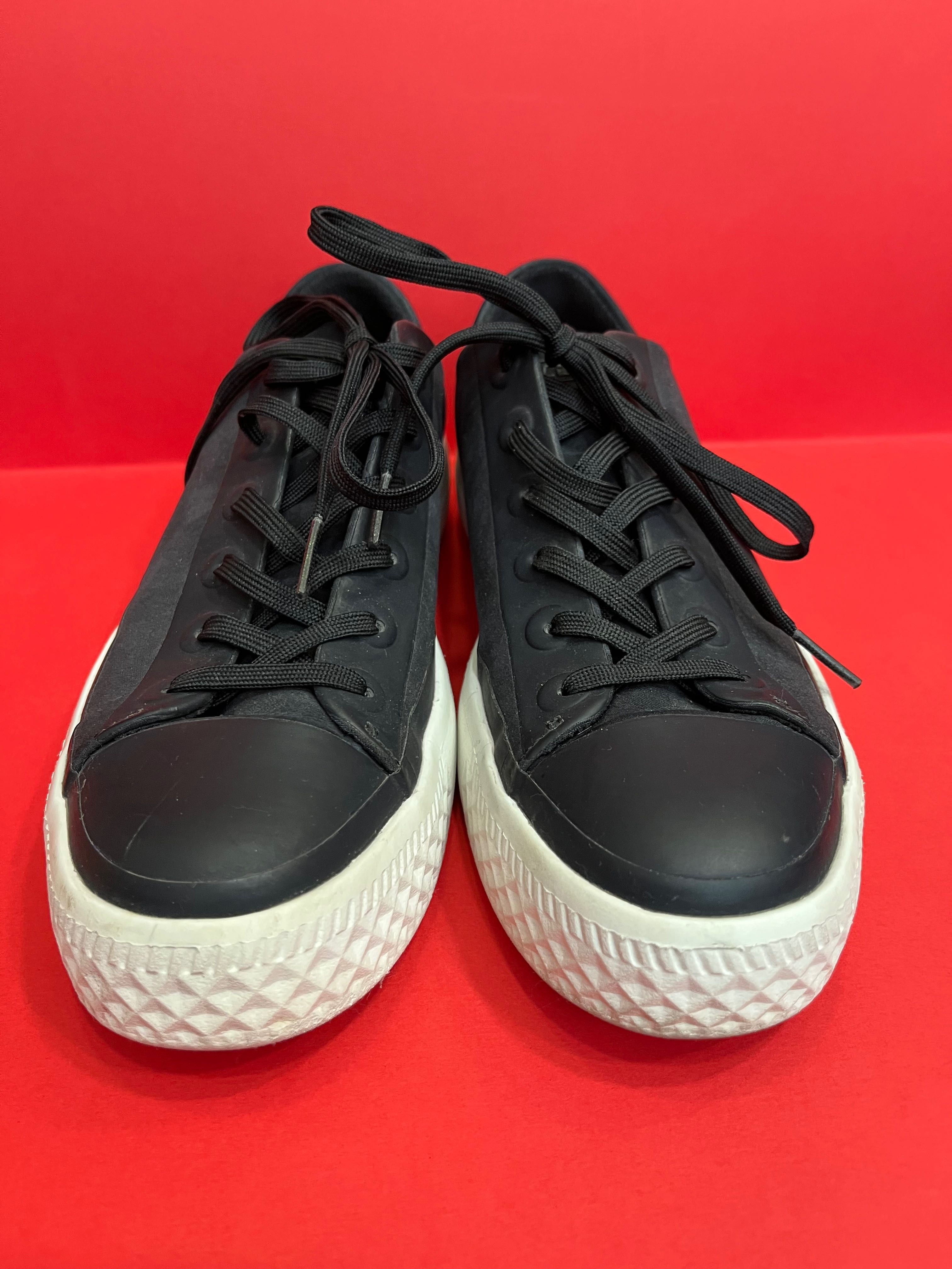 Без забележки converse естествена кожа