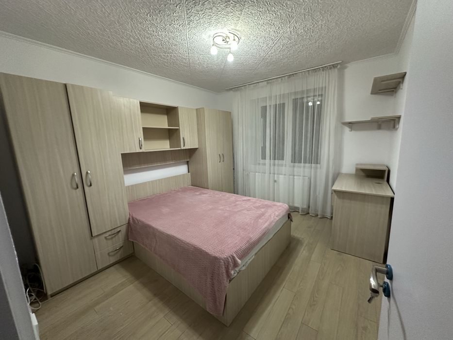 Inchiriere apartament 3 camere Piata Delfinului