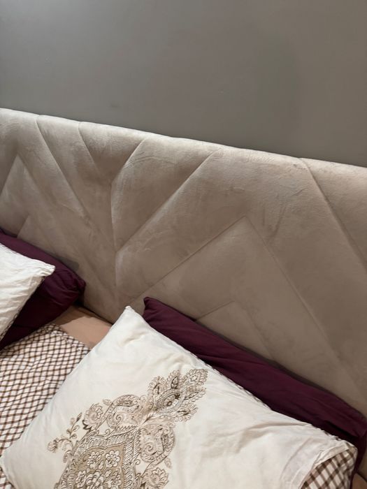 Спалня с матрак и подматрачна рамка + механизъм за багаж