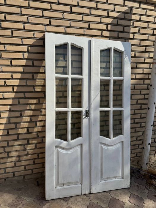 Продаются деревянные окна и двери. Дёшево!