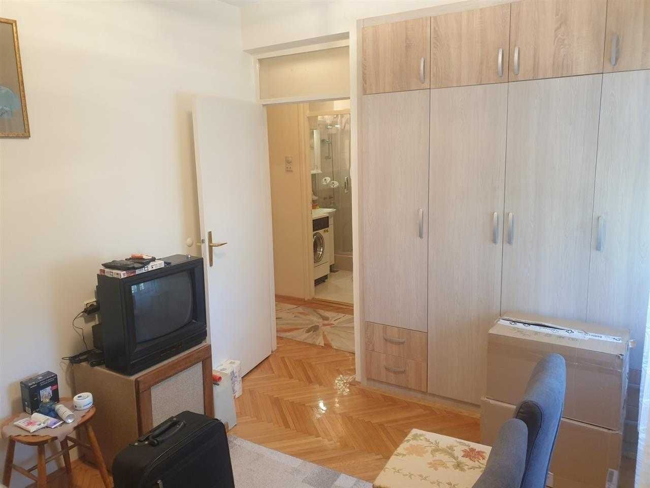 Дава се под наем Тристаен апартамент в Пловдив, Кючук Париж - 87 кв.м за 413.1 € - Снимка #3