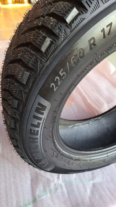Продам  новую зимнюю шину Michelin X-Ice north4